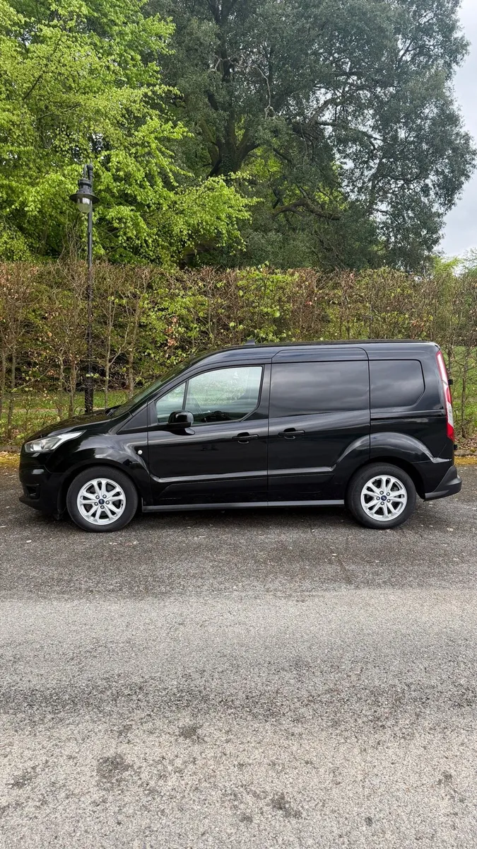 2020 Automatic Ford transit connect limited - Image 2