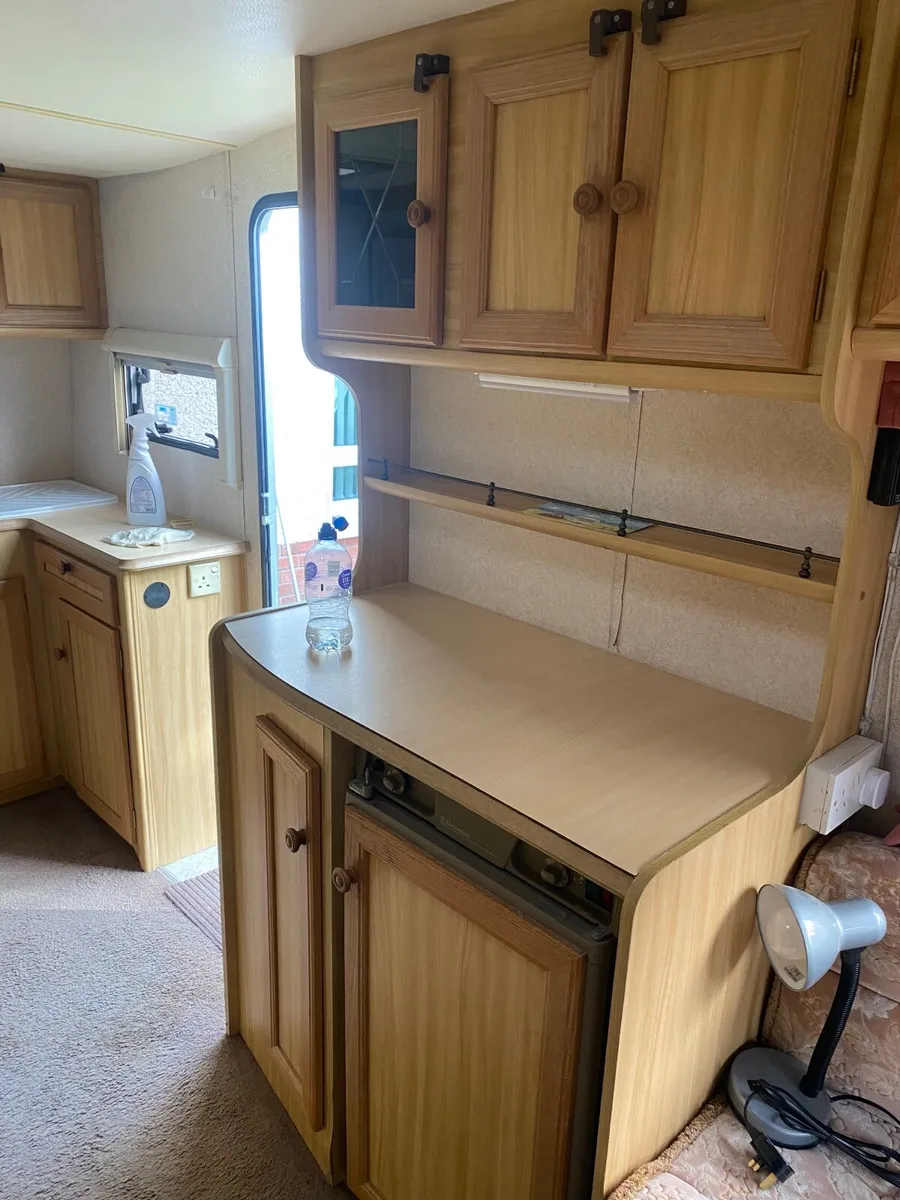 Caravan - Image 4