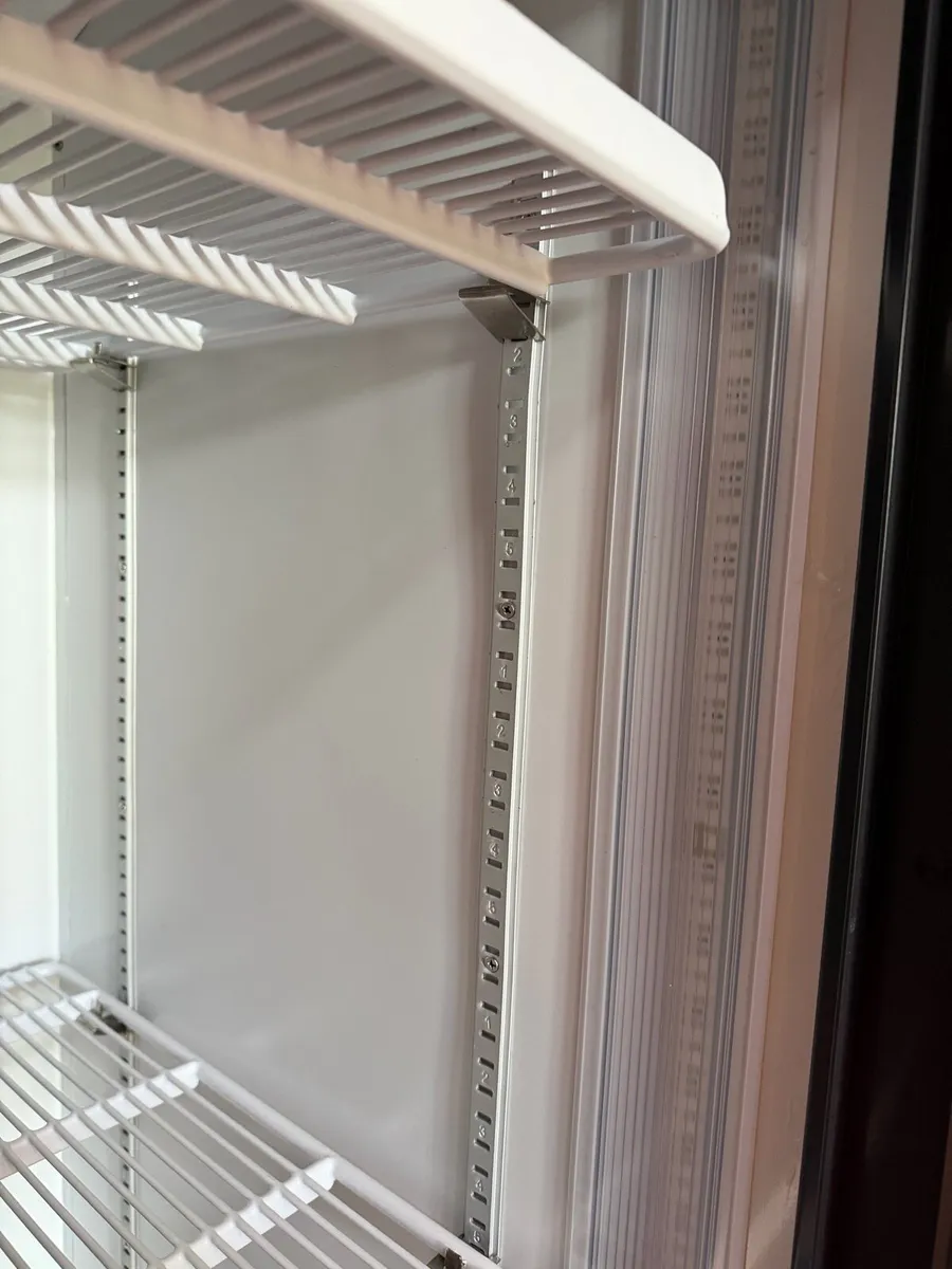 Commercial fridge - Image 2