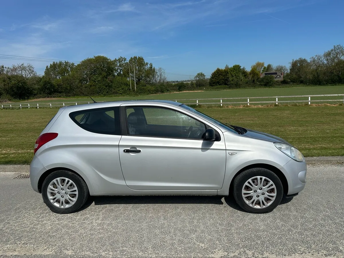Hyundai i20 2009 - Image 3