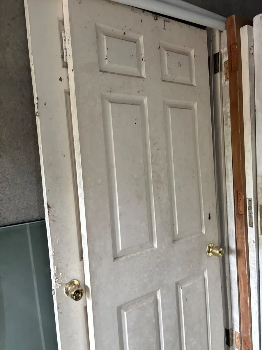 6 panel internal doors - Image 1