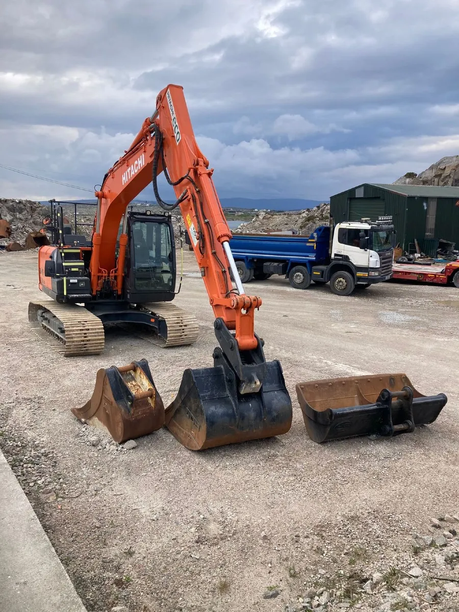 Hitachi 130/6 - Image 1
