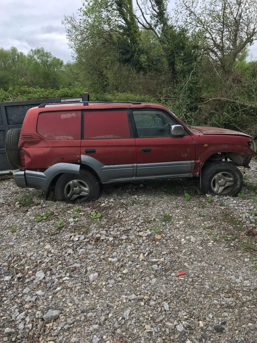 00 Toyota Land Cruiser for parts - Image 1
