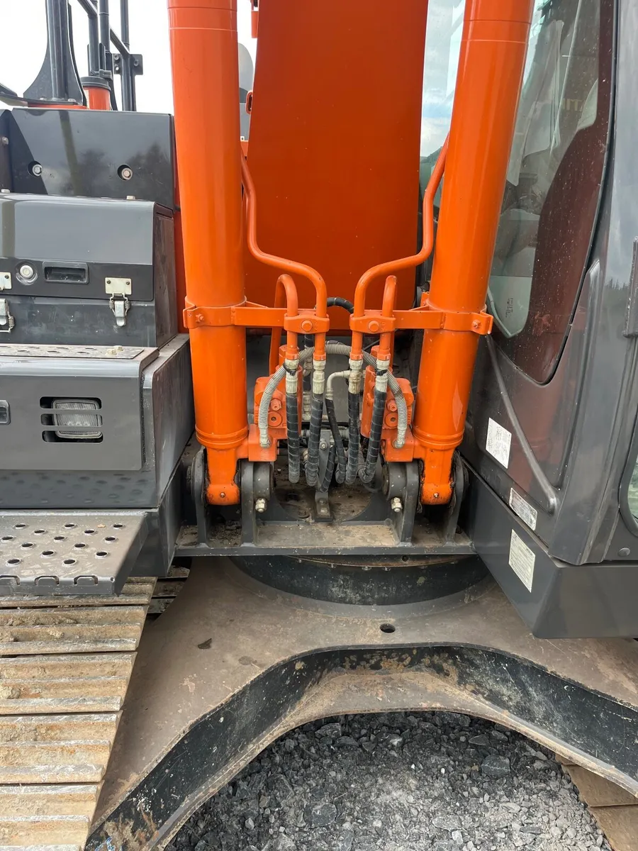 Hitachi Zaxis 130-6 for sale - Image 2