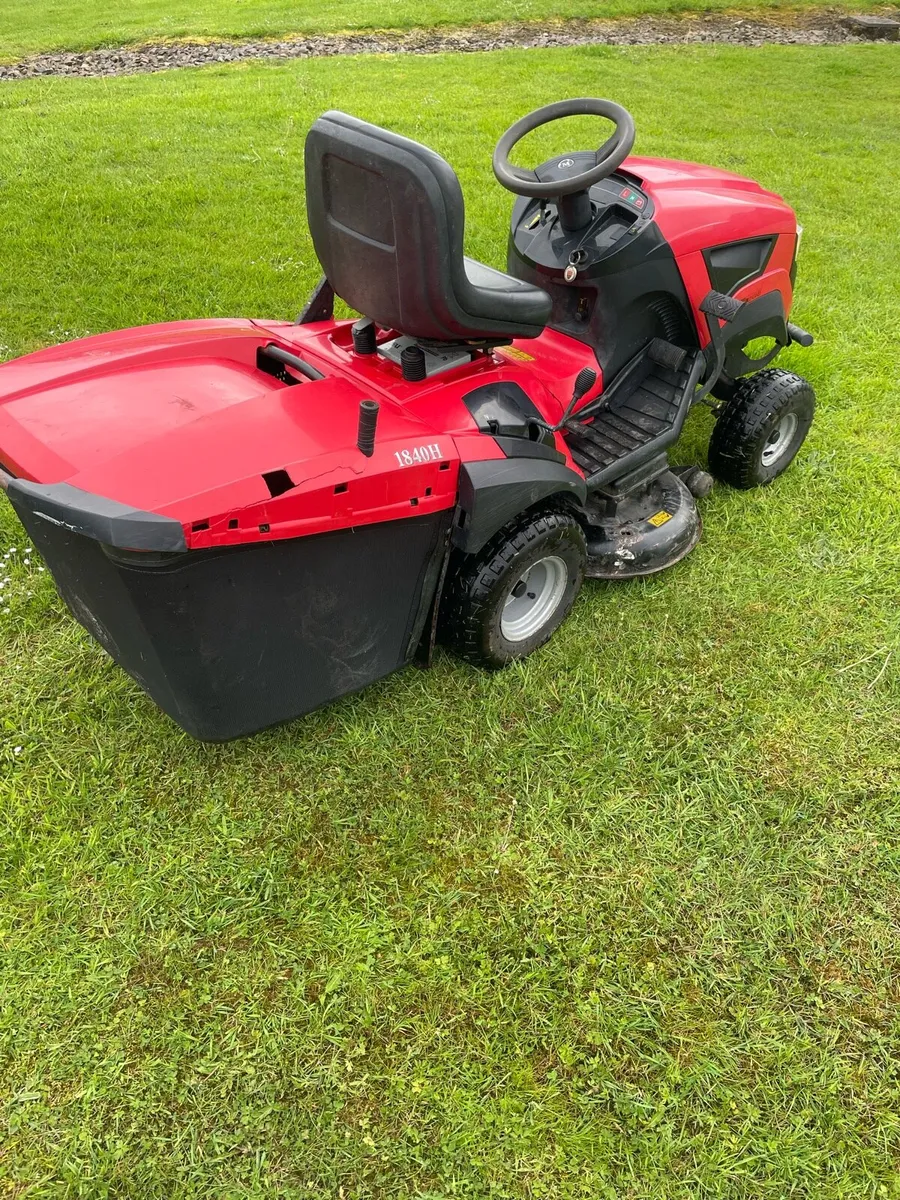Mountfield 18hp ride on - Image 3