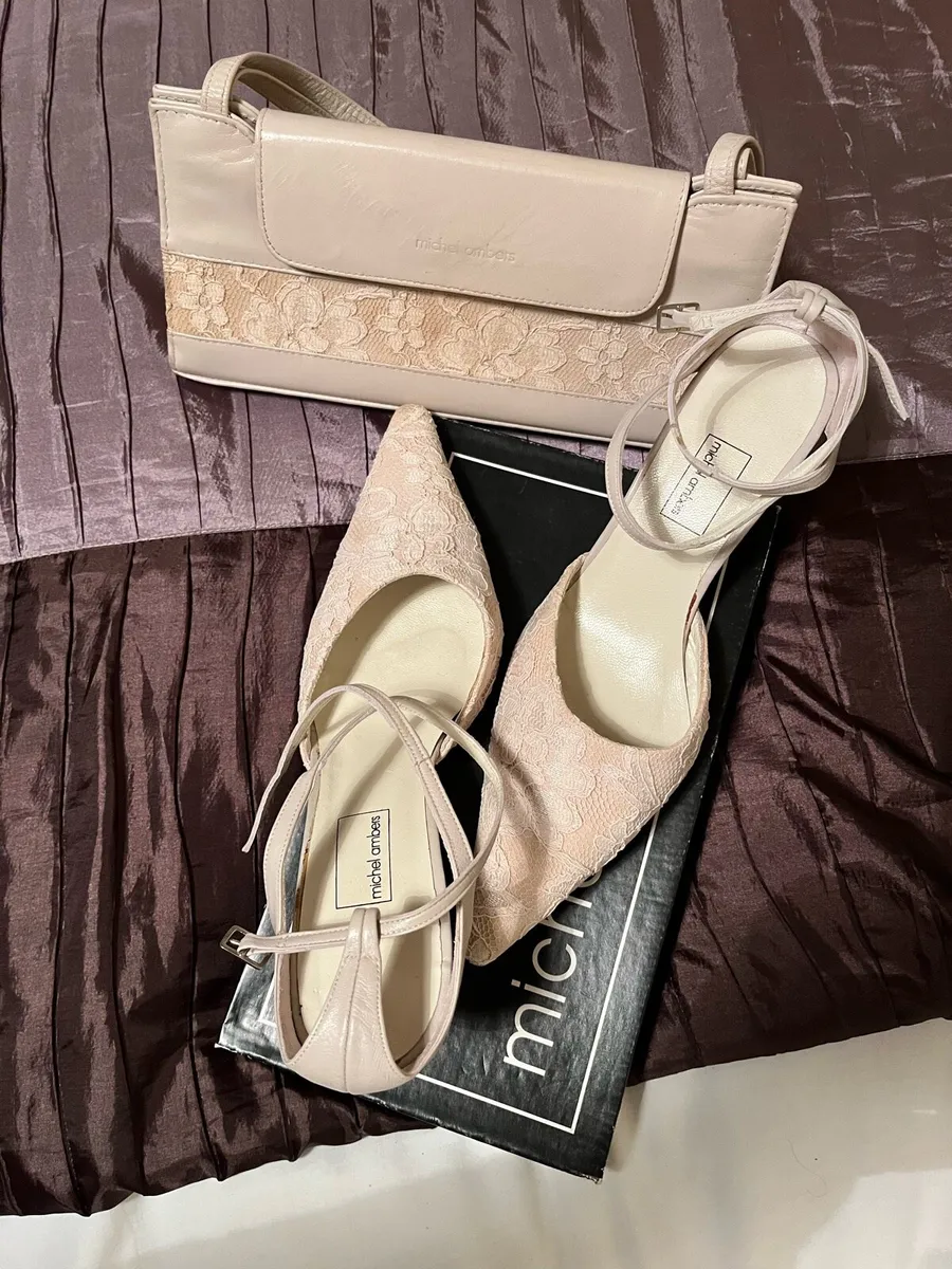 Ladies shoes & Handbag - Image 1