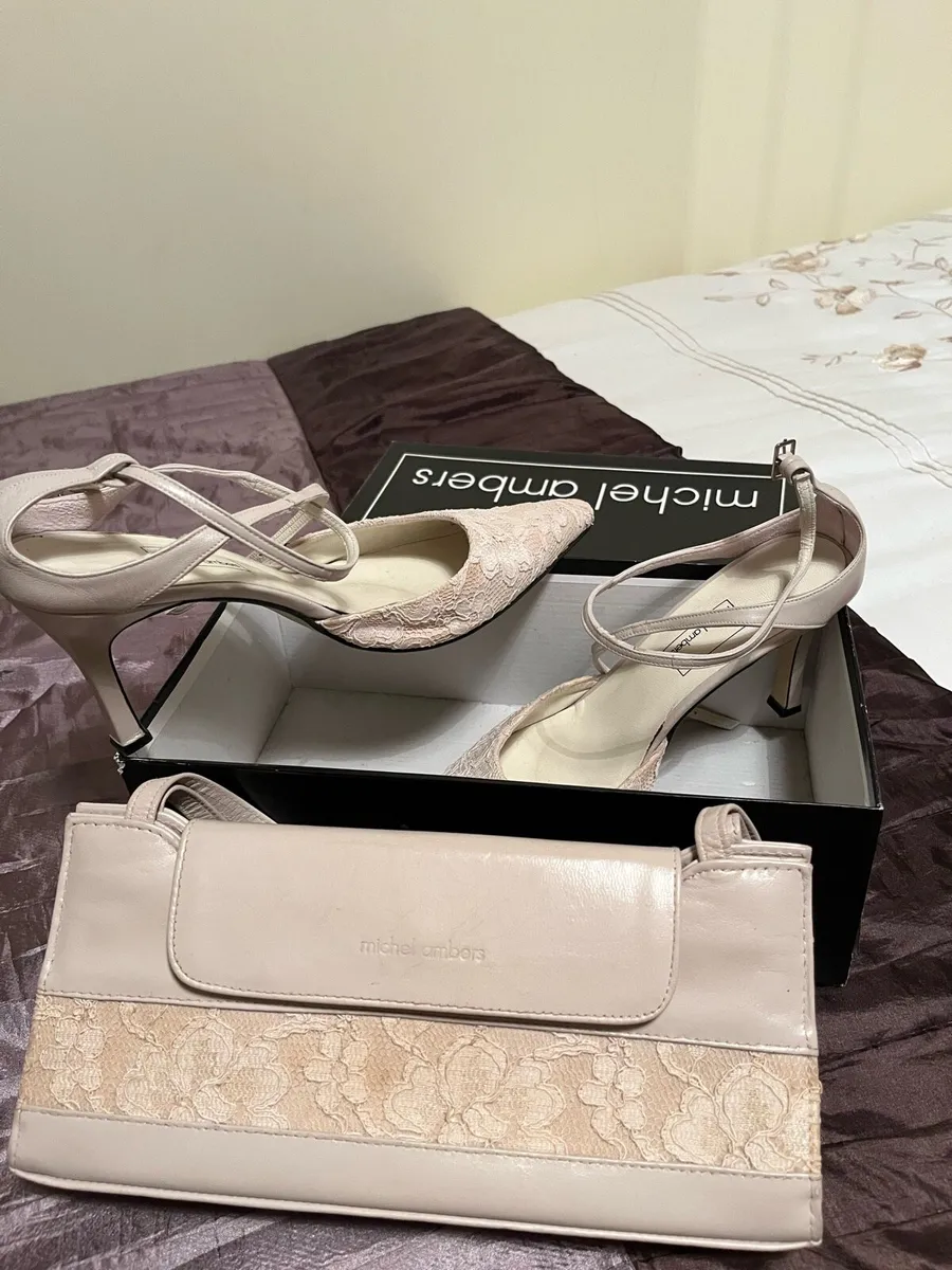 Ladies shoes & Handbag - Image 4