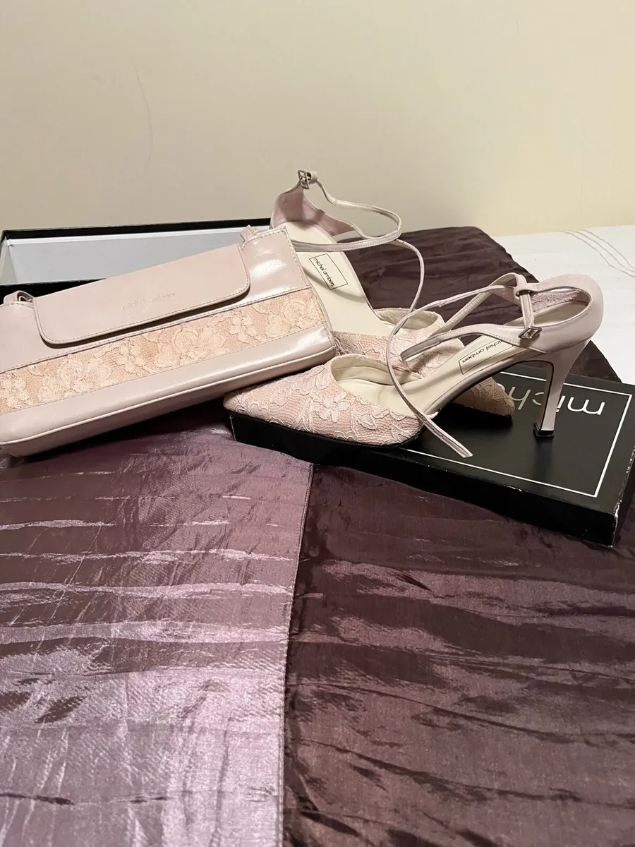 Ladies shoes & Handbag - Image 3
