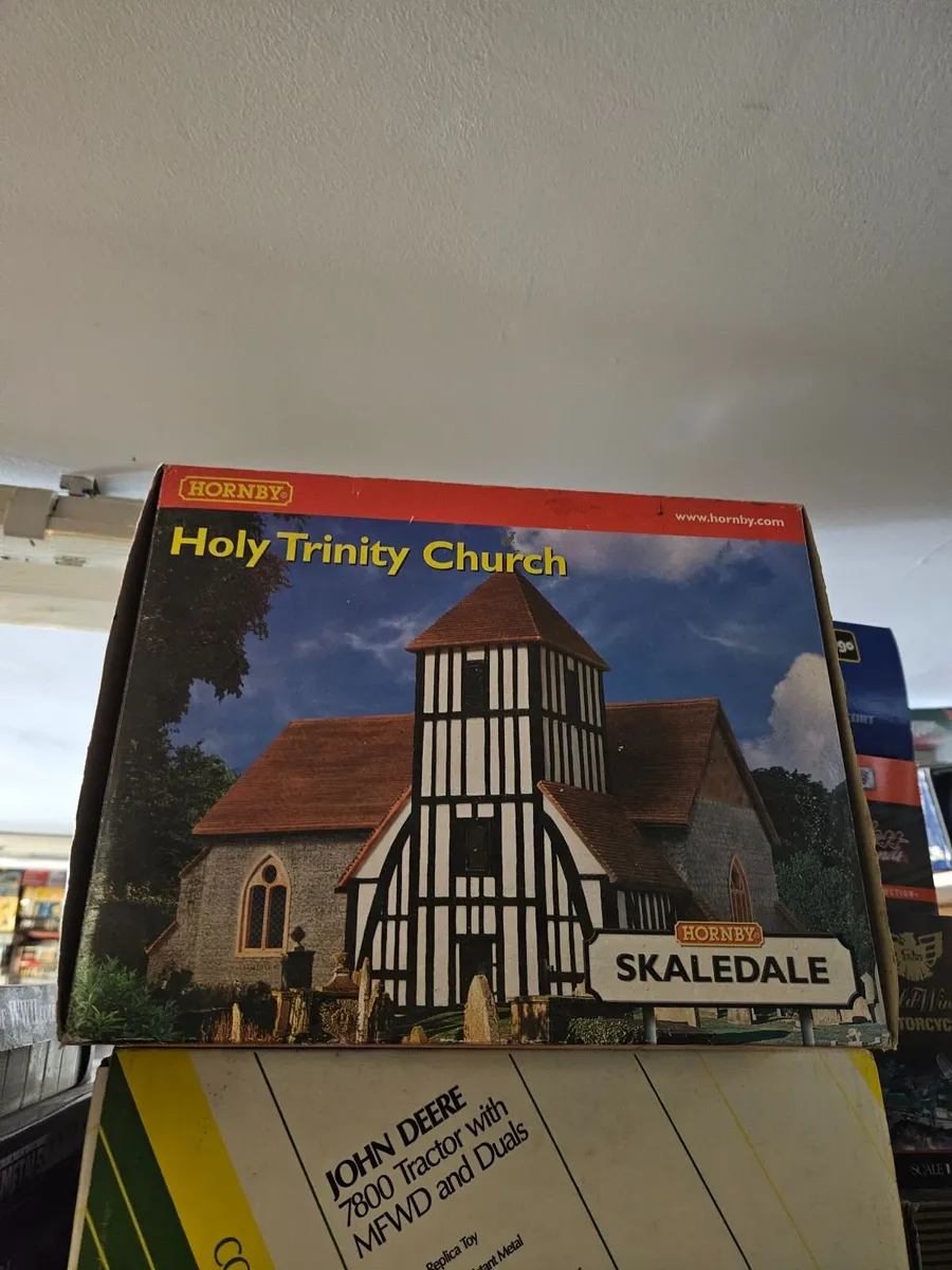 Hornby OO Gauge Skaledale Holy Trinity Church - Image 1