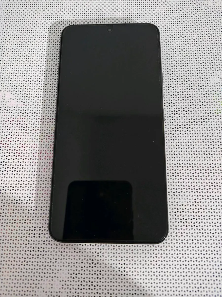 SAMSUNG S22 unlocked - Image 1