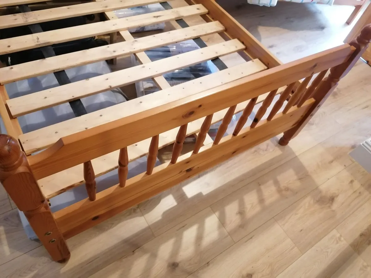 Small double bed - Image 4