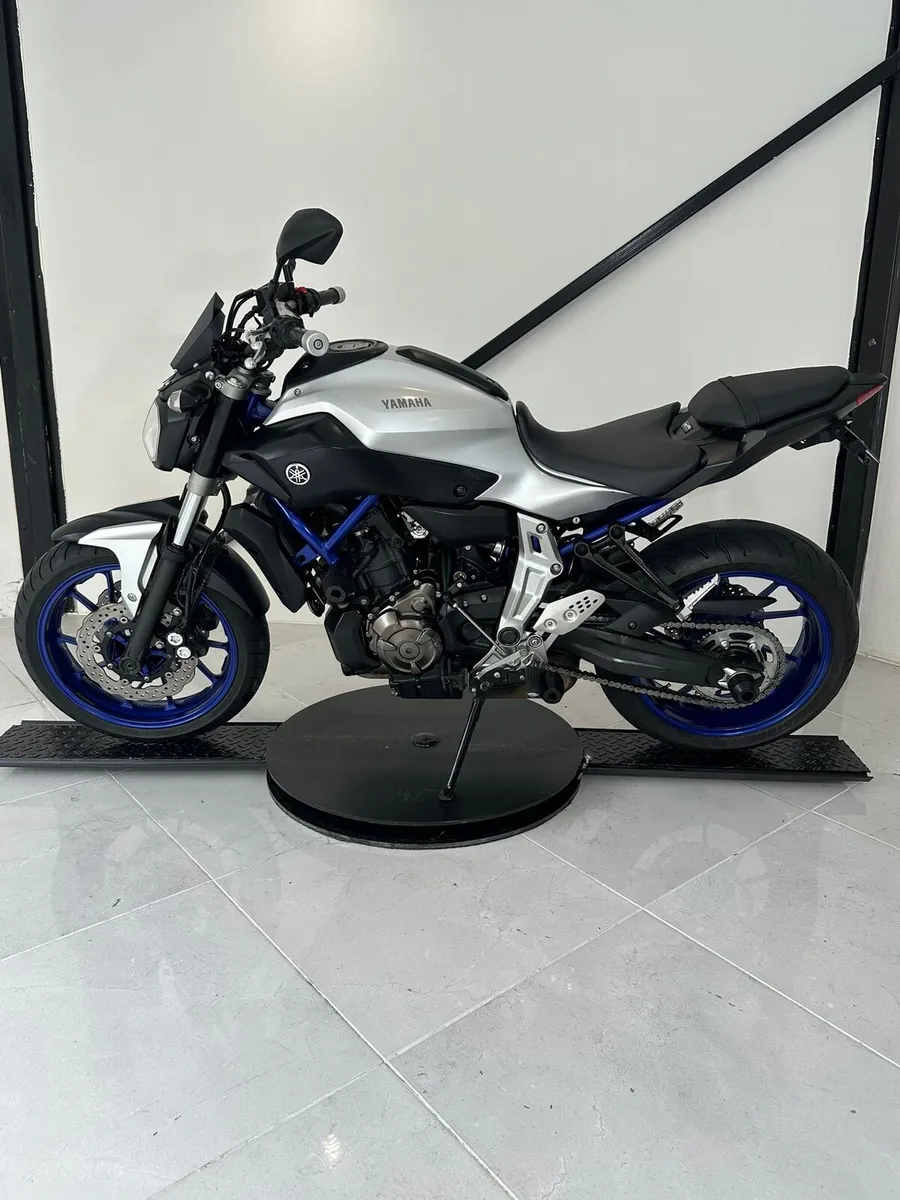 YAMAHA MY07 ABS MODEL 2015 - Image 2