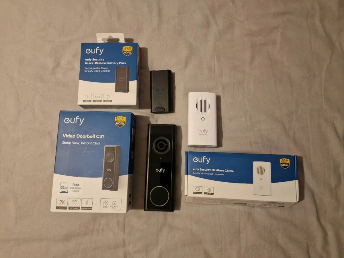 Eufy Doorbell c31 camera + chume + extra battery - Image 1