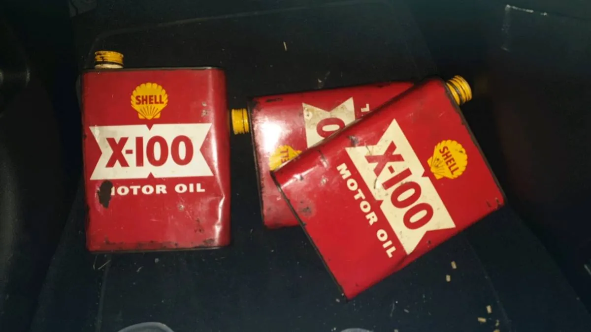 3 VINTAGE SHELL  OIL CANS