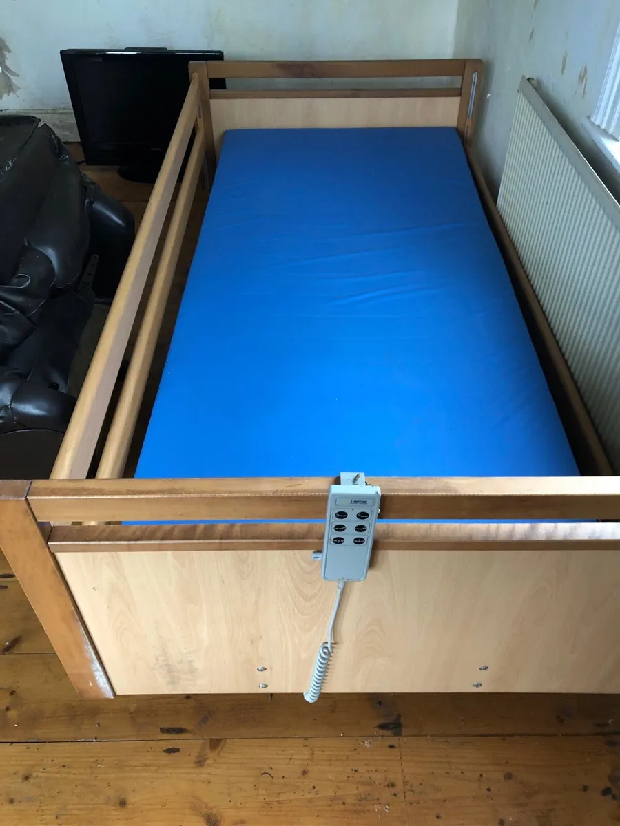Bed - Image 1