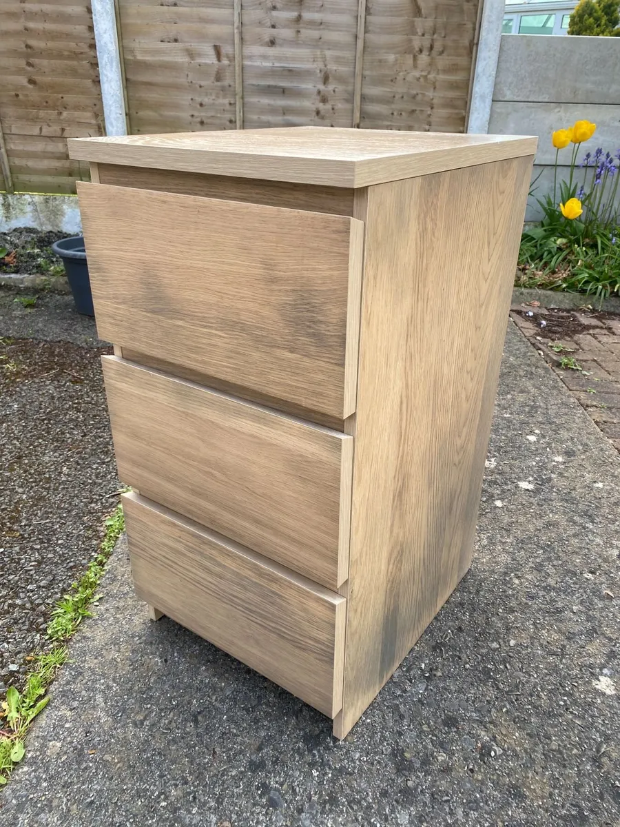 Oak Effect 3 Drawer Bedside Lockers / Small Chest - Image 4