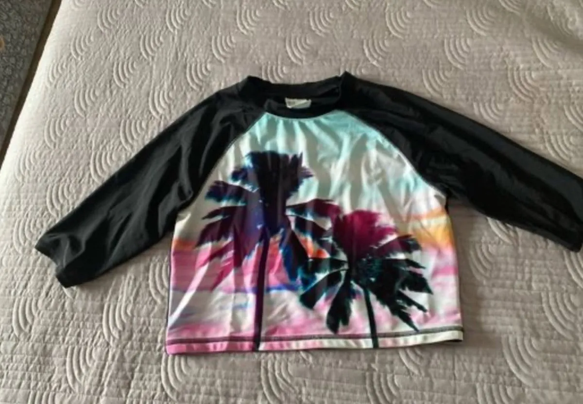H&M Sun Protector Wet Top - Image 3