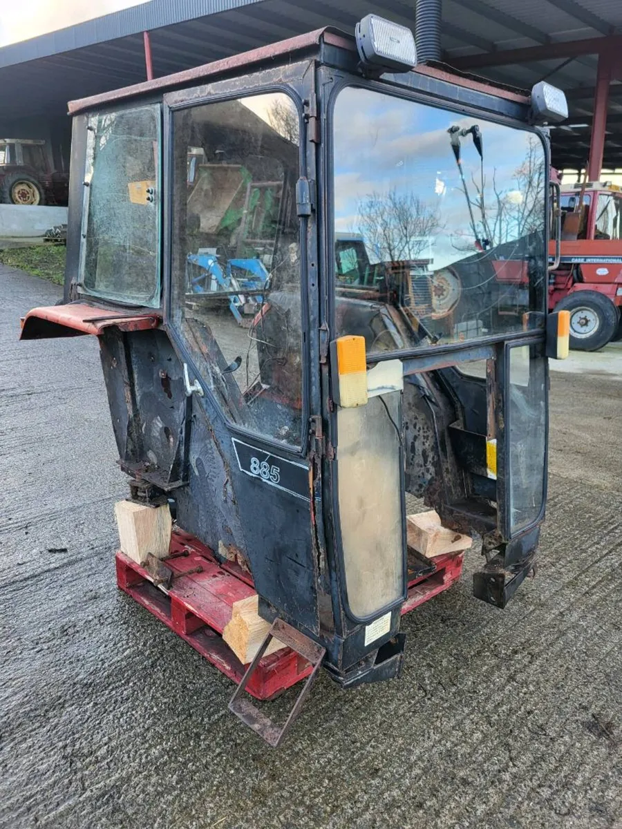 Case international cab - Image 2