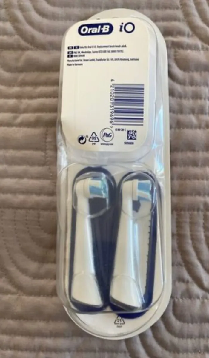 BNWT Oral-B iO Refills - electric toothbrush - Rep - Image 1