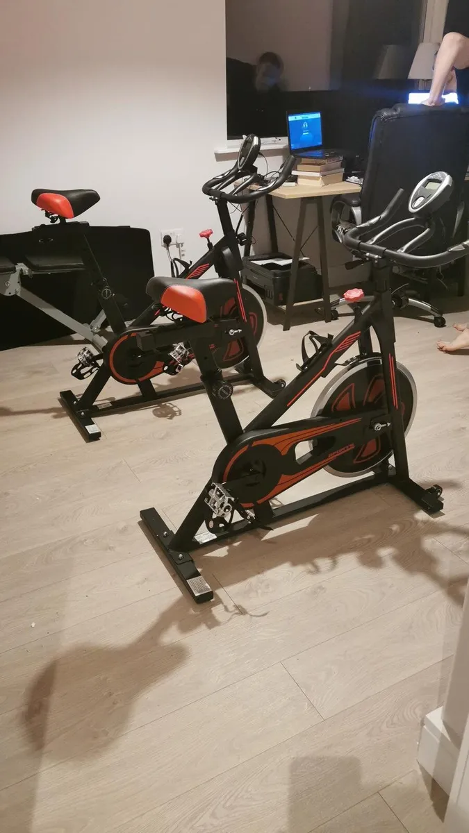 Exercise spinning bikes - Image 1