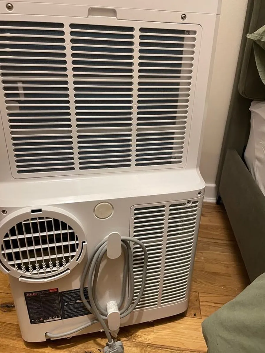 Dehumidifier/ Air Con on Wheels - Image 4