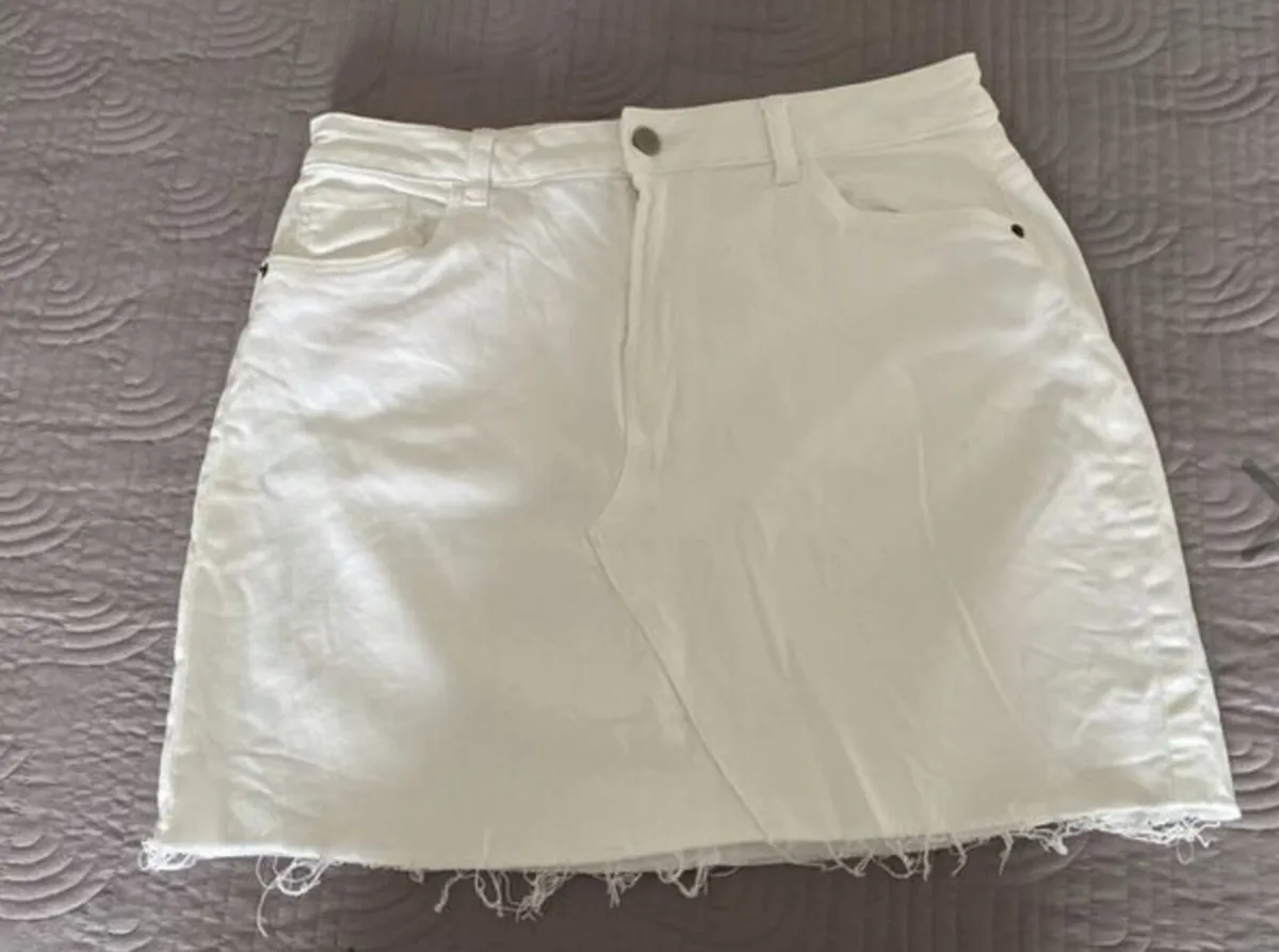 Dunnes White Denim Skirt Size 14 - Image 4