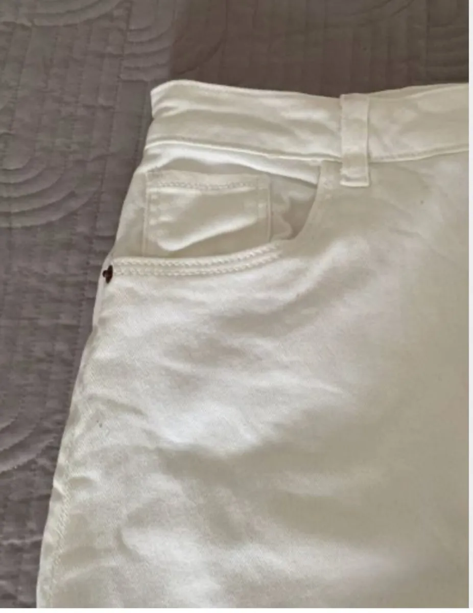 Dunnes White Denim Skirt Size 14 - Image 2