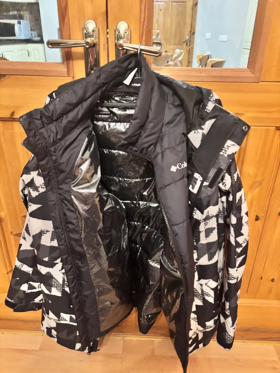 Columbia winter Jacket - Image 4