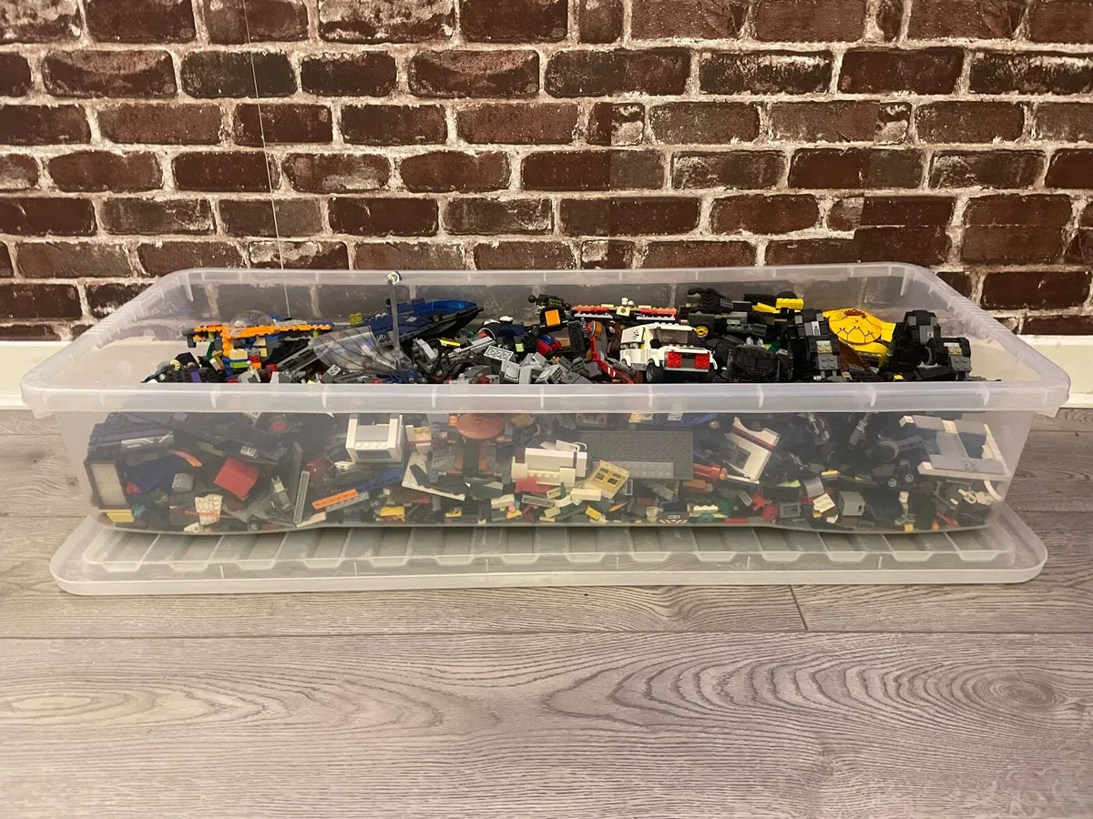 MASSIVE LEGO LOT - Image 2