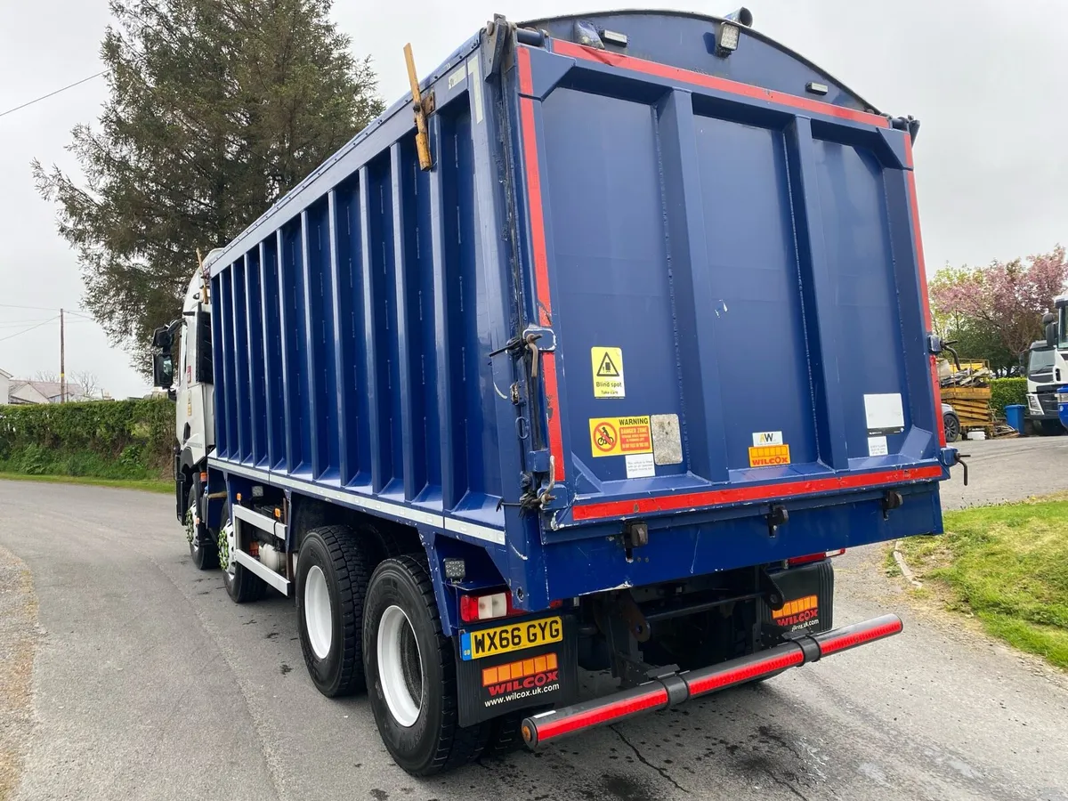 Renault C460 tipper - Image 4
