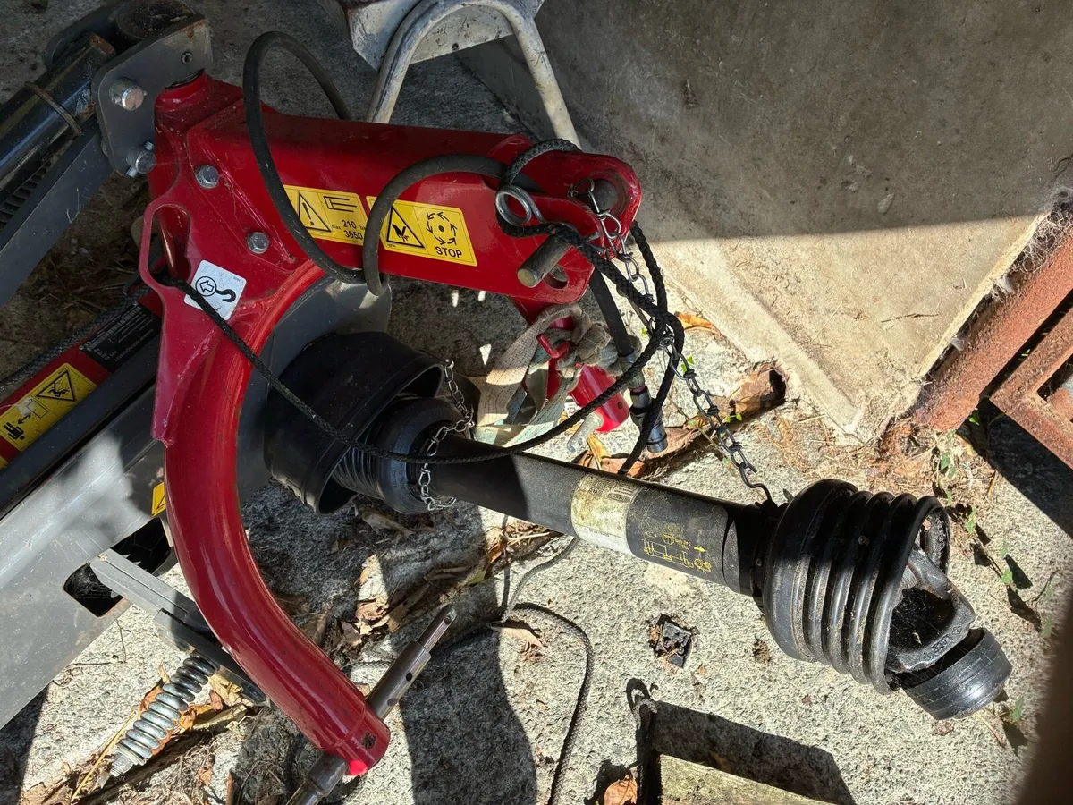 Massey mower like new - Image 4