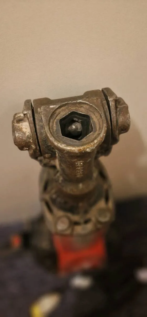 Hilti TE 3000-AVR Demolition breaker - Image 3