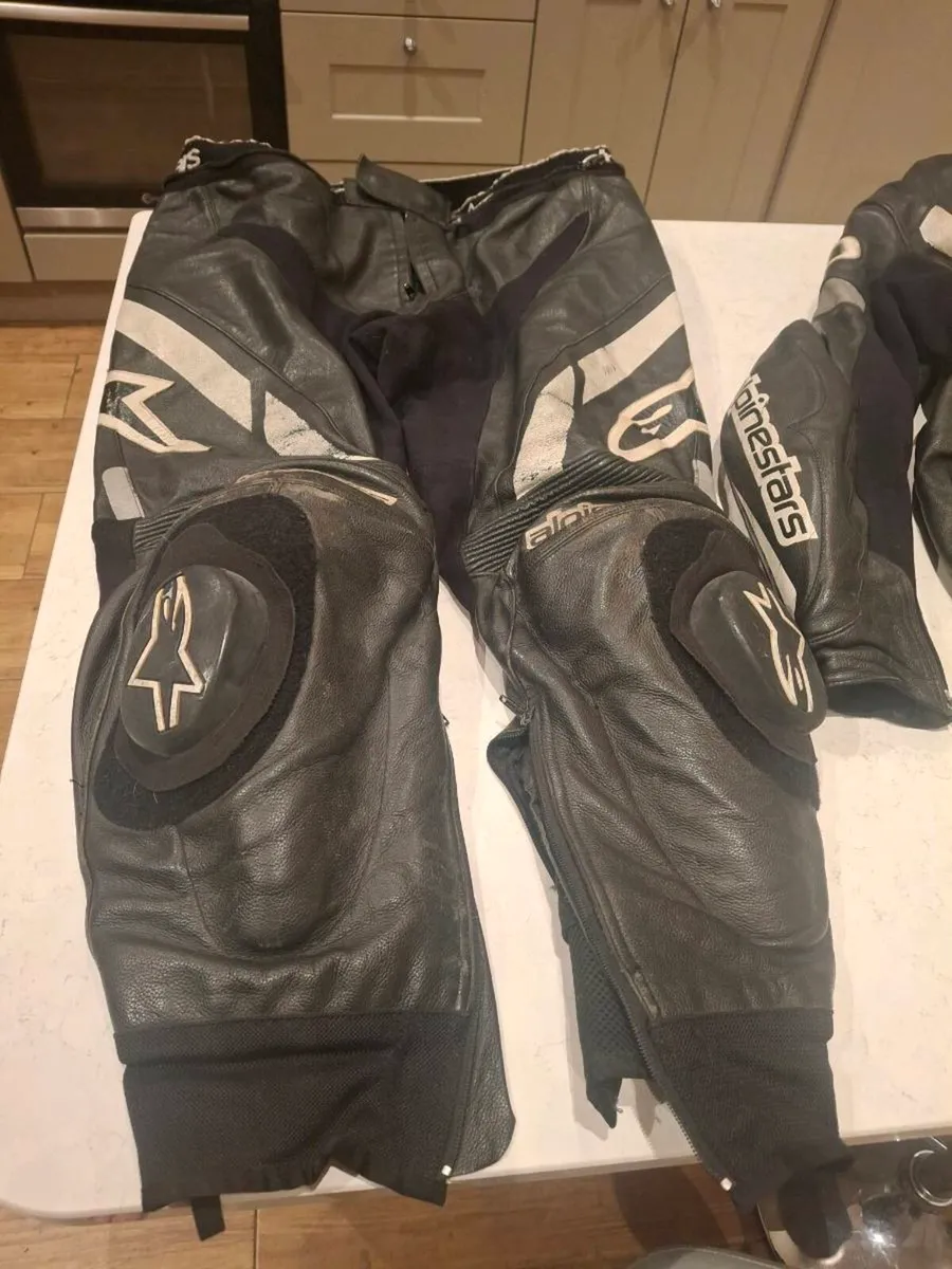 Alpinestars gp 2 pice suit gp gloves - Image 2