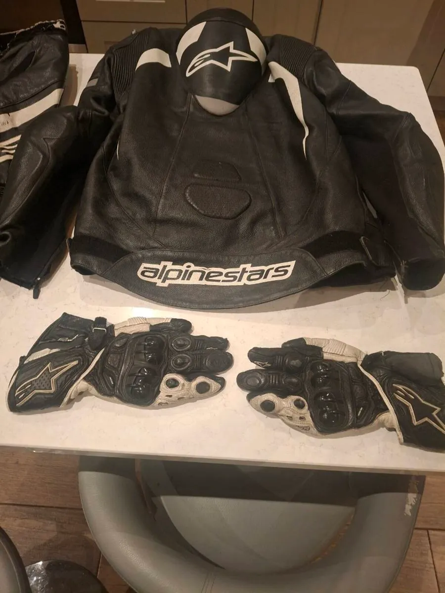Alpinestars gp 2 pice suit gp gloves - Image 3