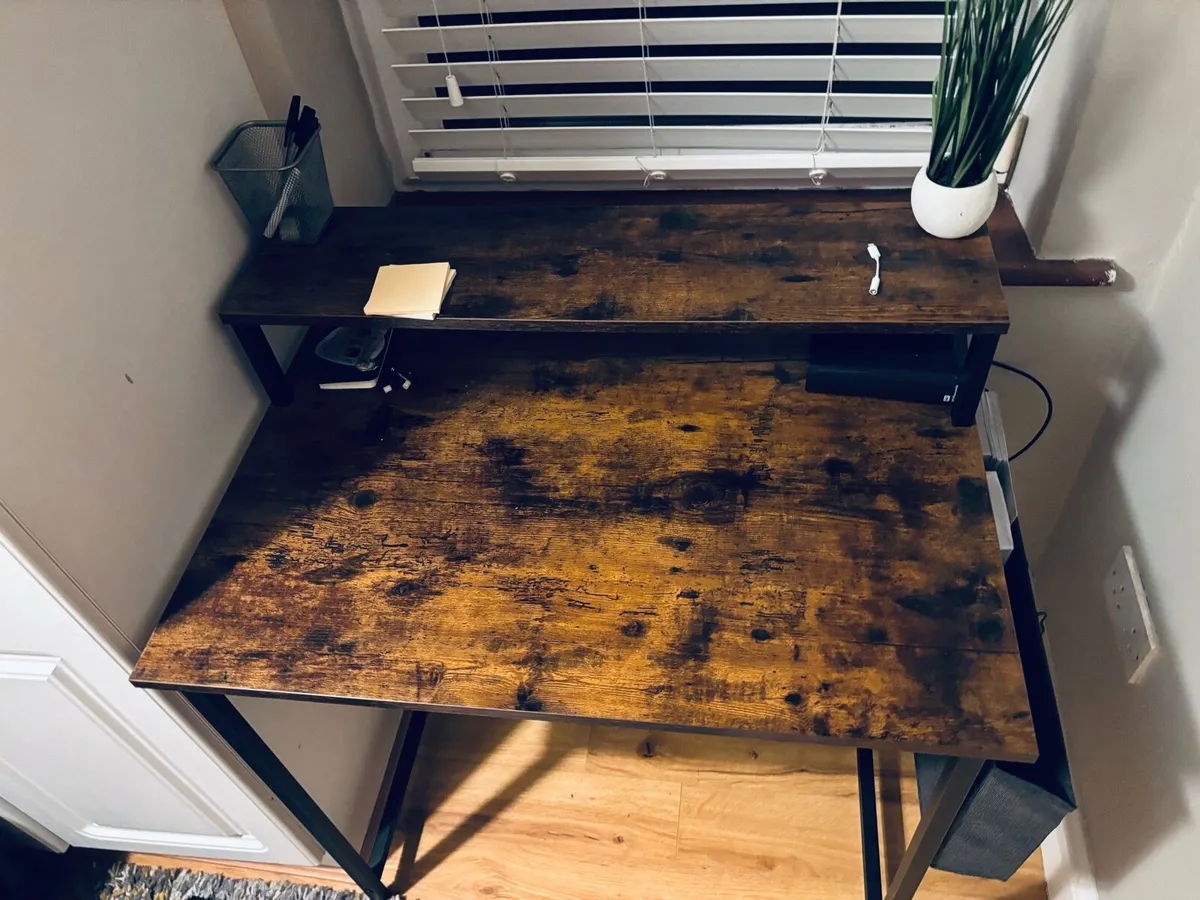 Computer Table - Image 2