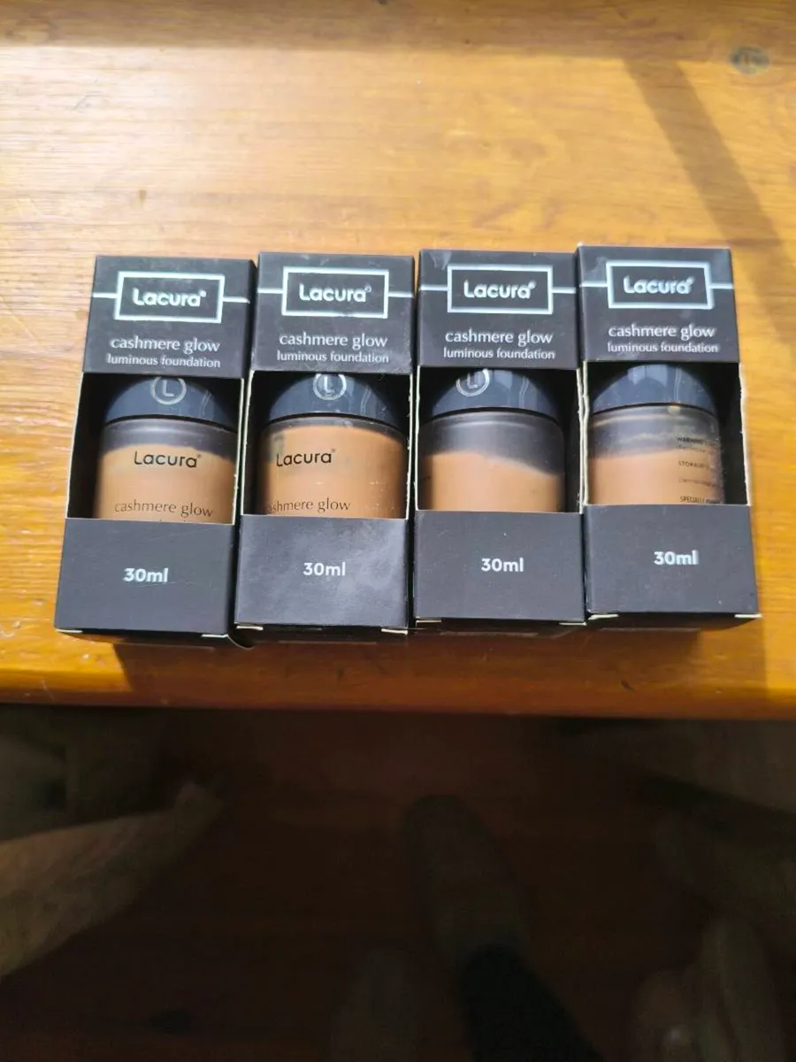 Make up - Image 1