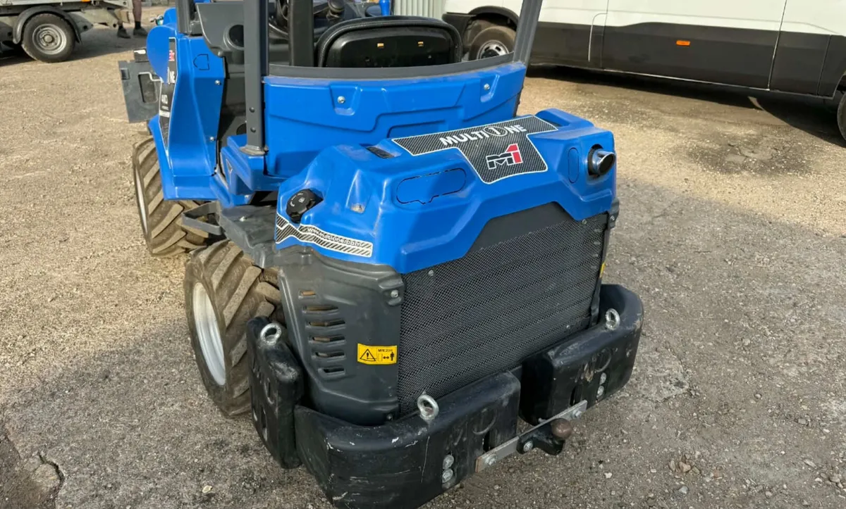 Multione Avant Telehandler Loader Bucket Forks - Image 3