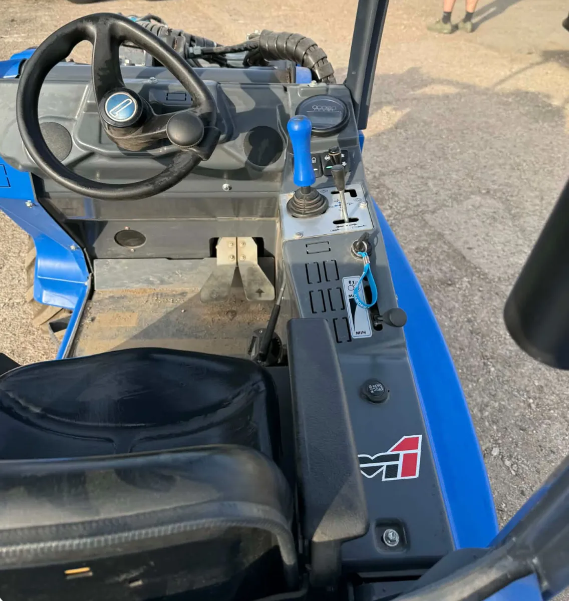 Multione Avant Telehandler Loader Bucket Forks - Image 4