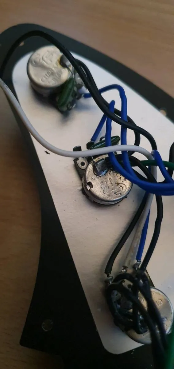 Strat loaded pickguard - Image 4