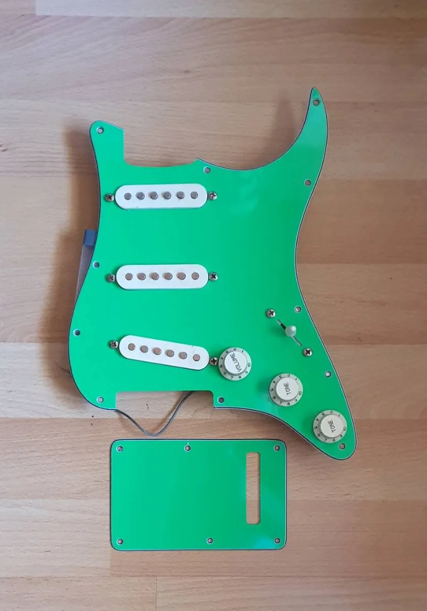 Strat loaded pickguard - Image 3