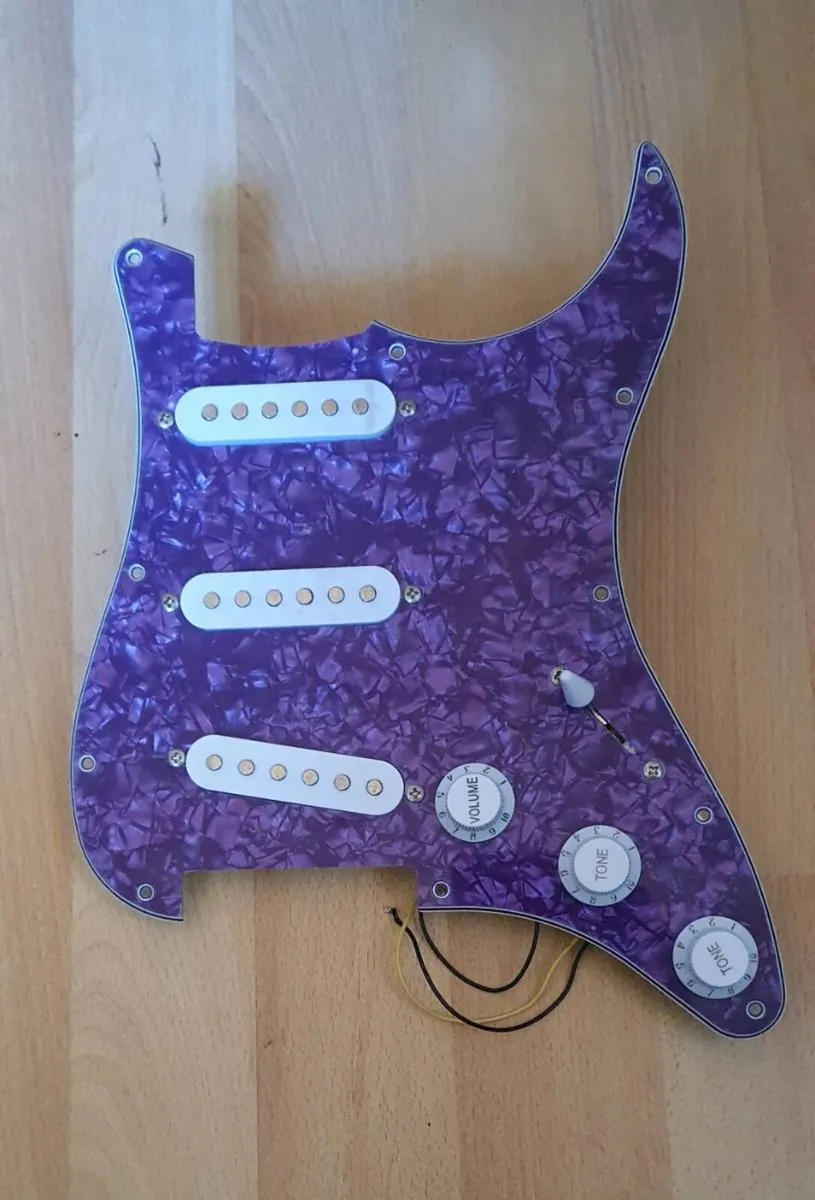 Strat loaded pickguard - Image 4