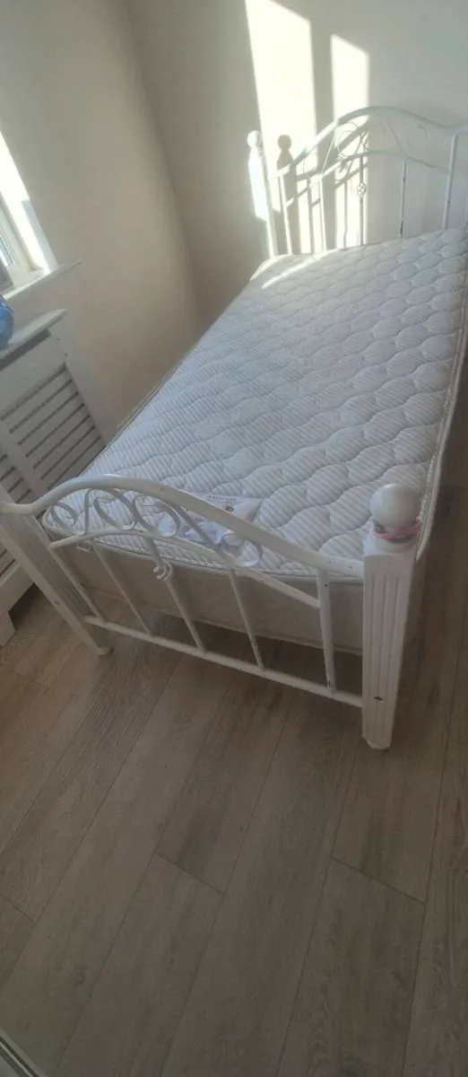 Single bed - Image 3