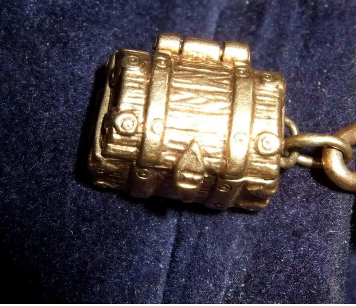 Vintage Hallmarked 9ct Gold Charm - Image 4