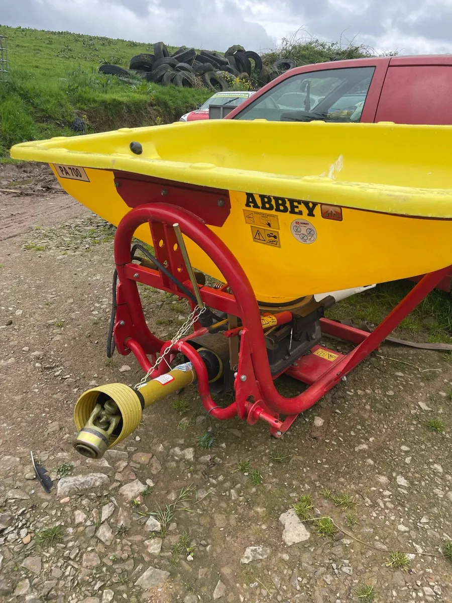 Abbey fertiliser spreaders - Image 4