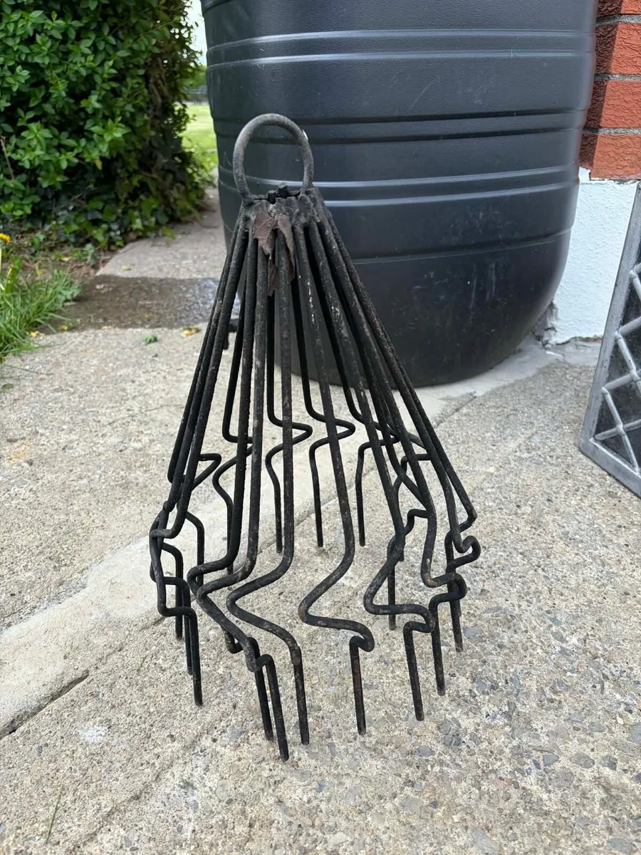 Chimney bird cover €10 - Image 1