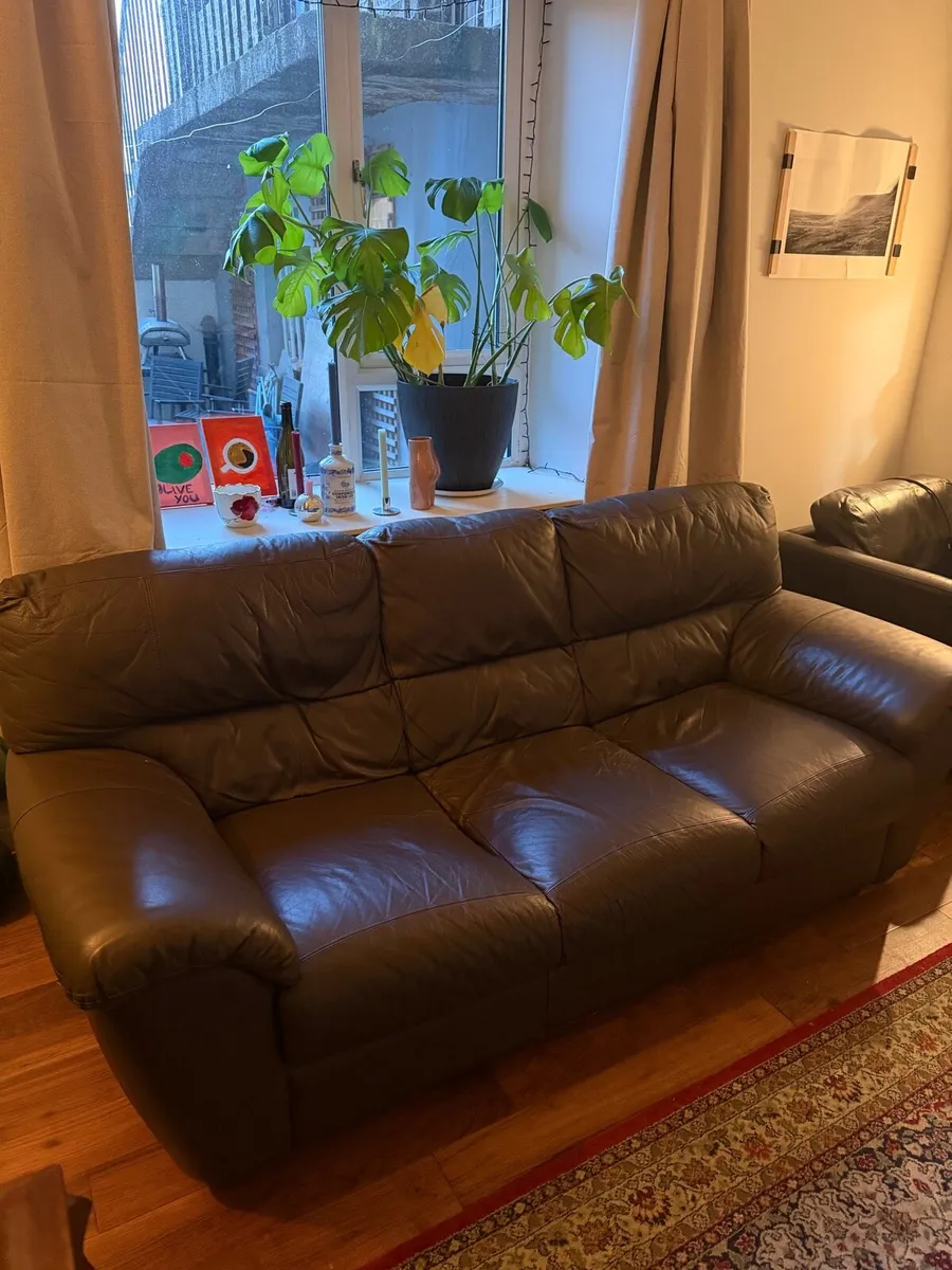 3 seater brown leather couch - Image 3