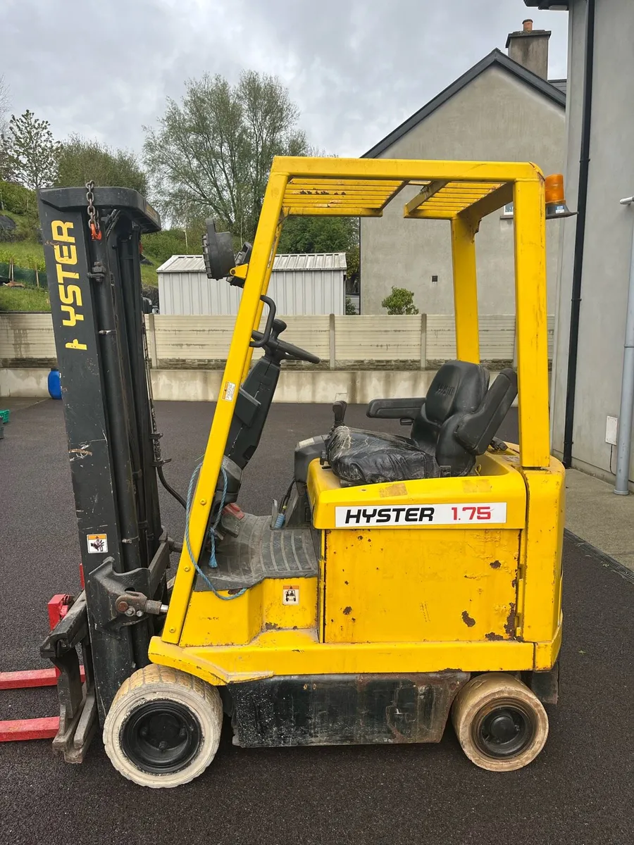 Hyster Electric Forklift - Image 1