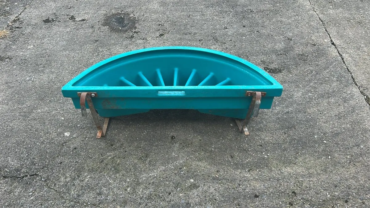 Calf milkflow feeder  (10 new teats) - Image 1