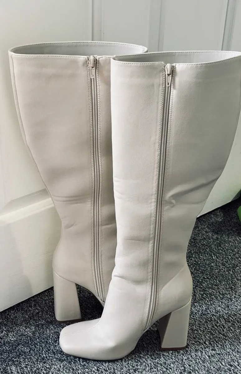 Knee high boots - Image 1