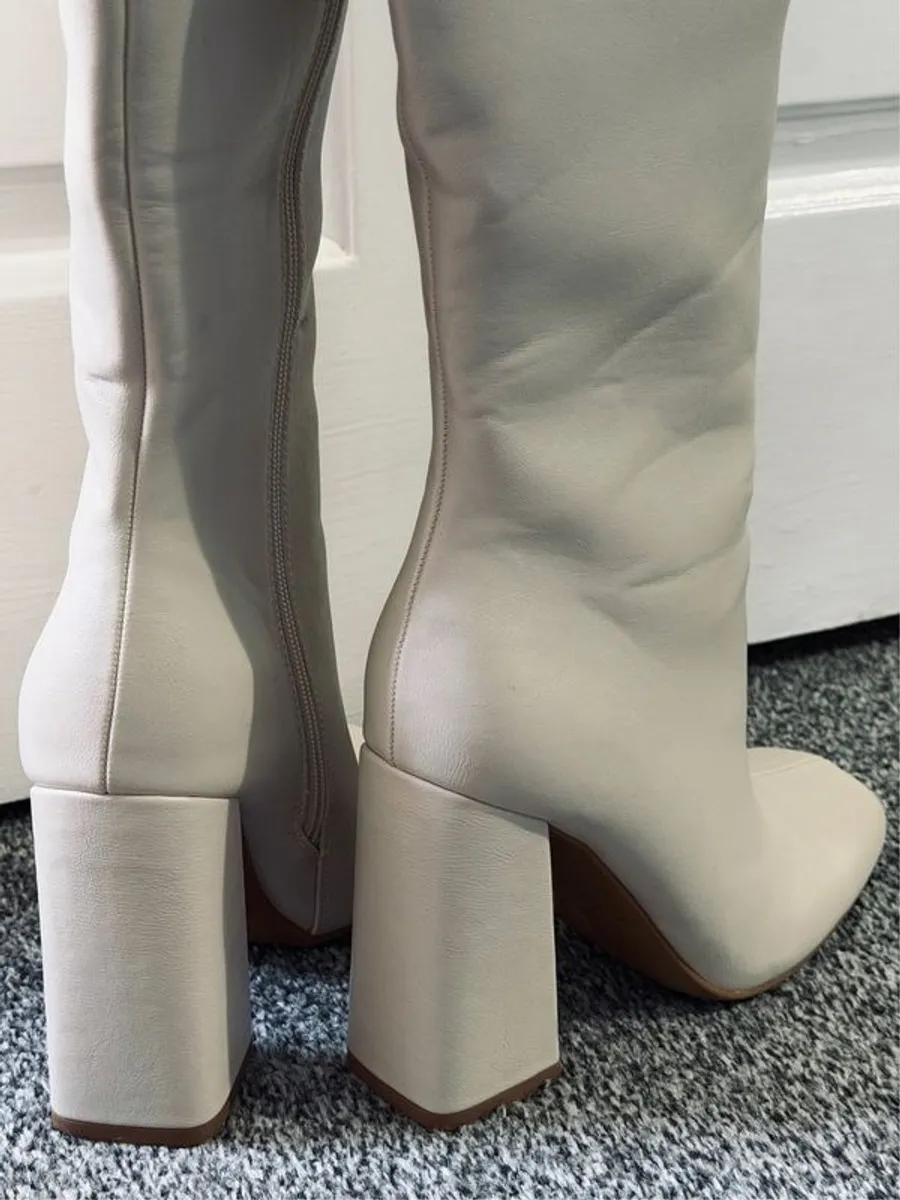 Knee high boots - Image 3